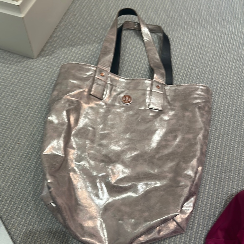 pink shiny lululemon tote -rare